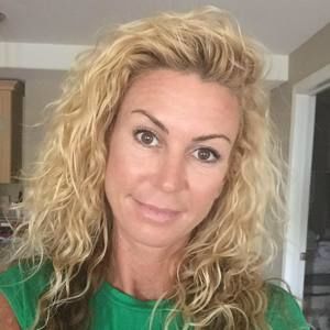 Meet your Posher, Pamela